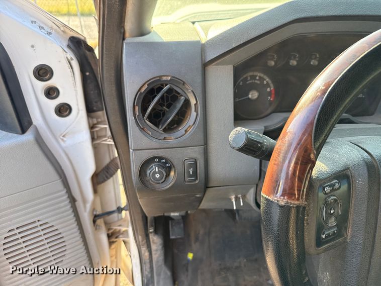 image for item EU5012 2015 Ford F250 Super Duty XL Crew Cab pickup truck