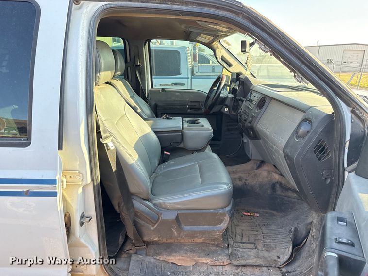 image for item EU5012 2015 Ford F250 Super Duty XL Crew Cab pickup truck