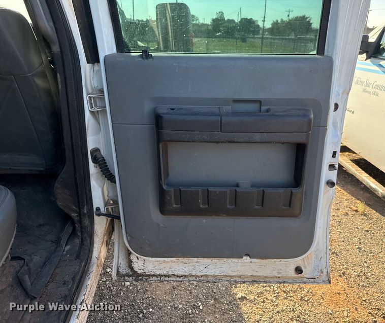 image for item EU5012 2015 Ford F250 Super Duty XL Crew Cab pickup truck