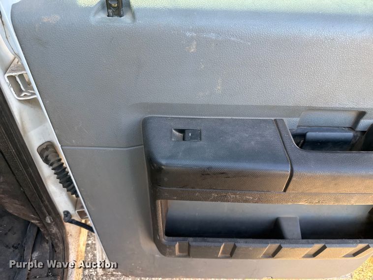 image for item EU5012 2015 Ford F250 Super Duty XL Crew Cab pickup truck