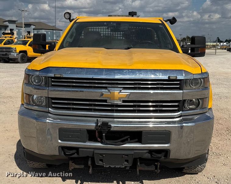 image for item EU5067 2018 Chevrolet Silverado 3500HD utility bed pickup truck