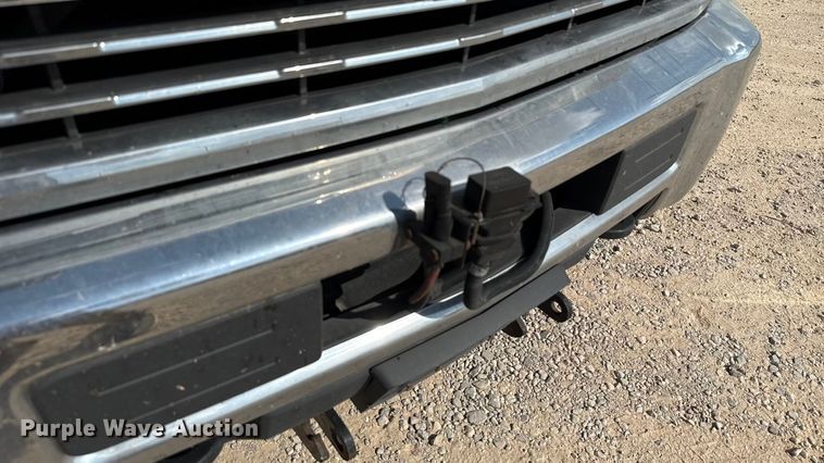 image for item EU5067 2018 Chevrolet Silverado 3500HD utility bed pickup truck