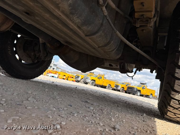 image for item EU5067 2018 Chevrolet Silverado 3500HD utility bed pickup truck