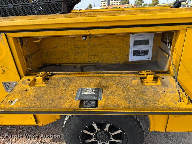 image for item EU5067 2018 Chevrolet Silverado 3500HD utility bed pickup truck