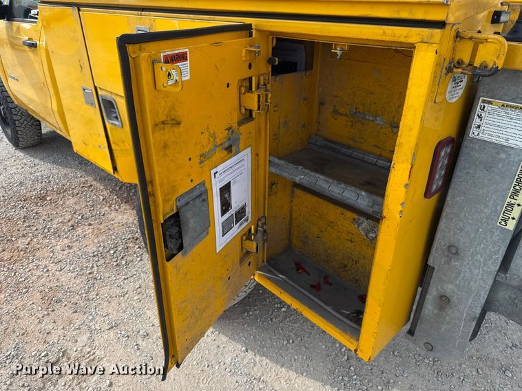 image for item EU5067 2018 Chevrolet Silverado 3500HD utility bed pickup truck