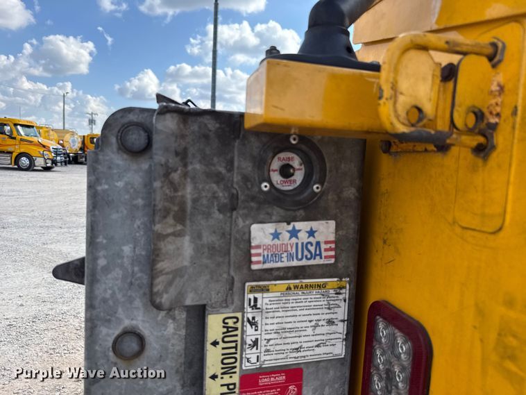 image for item EU5067 2018 Chevrolet Silverado 3500HD utility bed pickup truck