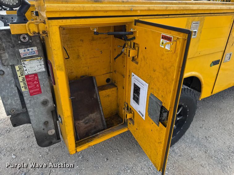 image for item EU5067 2018 Chevrolet Silverado 3500HD utility bed pickup truck