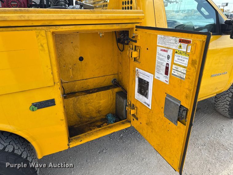 image for item EU5067 2018 Chevrolet Silverado 3500HD utility bed pickup truck