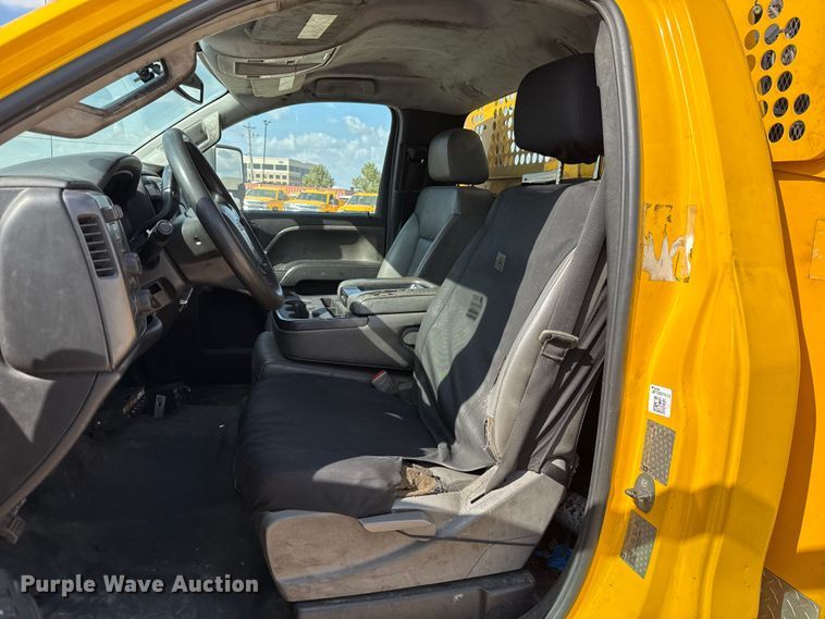 image for item EU5067 2018 Chevrolet Silverado 3500HD utility bed pickup truck