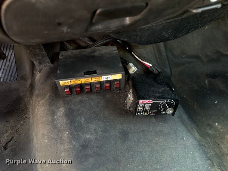 image for item EU5067 2018 Chevrolet Silverado 3500HD utility bed pickup truck