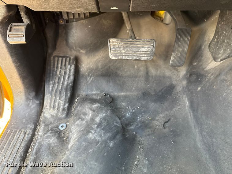 image for item EU5067 2018 Chevrolet Silverado 3500HD utility bed pickup truck