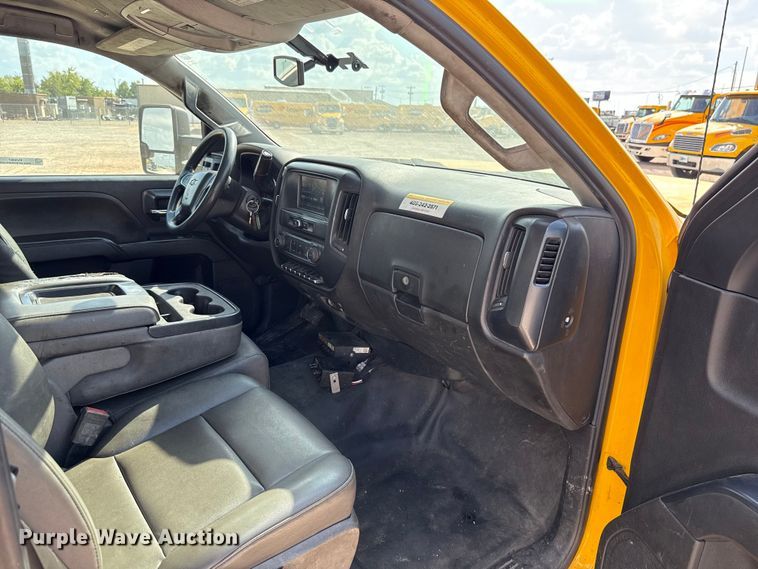 image for item EU5067 2018 Chevrolet Silverado 3500HD utility bed pickup truck