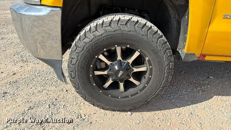 image for item EU5067 2018 Chevrolet Silverado 3500HD utility bed pickup truck