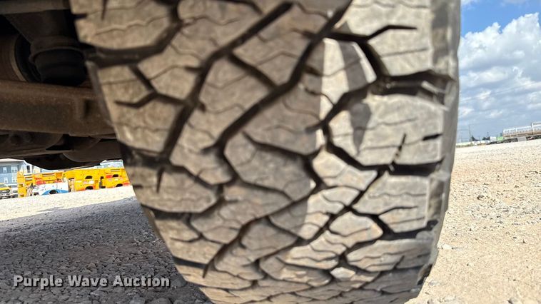 image for item EU5067 2018 Chevrolet Silverado 3500HD utility bed pickup truck