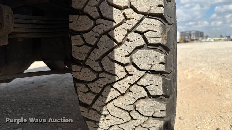 image for item EU5067 2018 Chevrolet Silverado 3500HD utility bed pickup truck