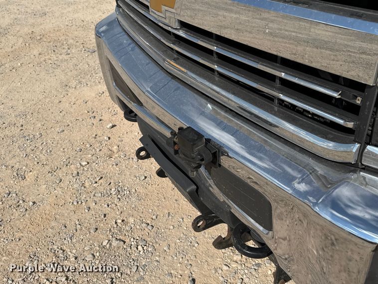 image for item EU5068 2018 Chevrolet Silverado 3500HD utility bed pickup truck