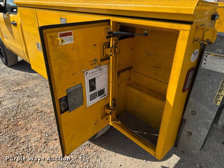 image for item EU5068 2018 Chevrolet Silverado 3500HD utility bed pickup truck