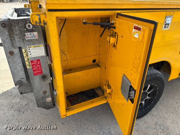 image for item EU5068 2018 Chevrolet Silverado 3500HD utility bed pickup truck