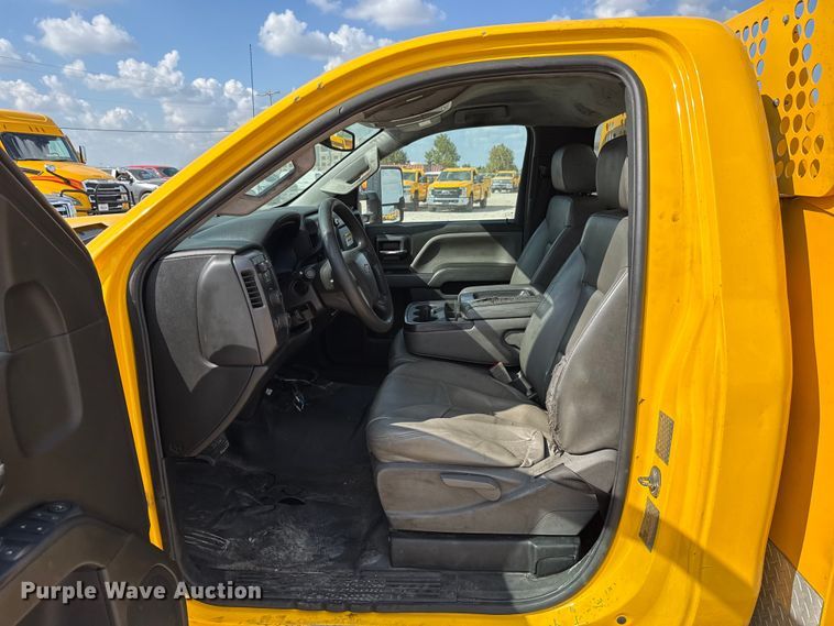 image for item EU5068 2018 Chevrolet Silverado 3500HD utility bed pickup truck