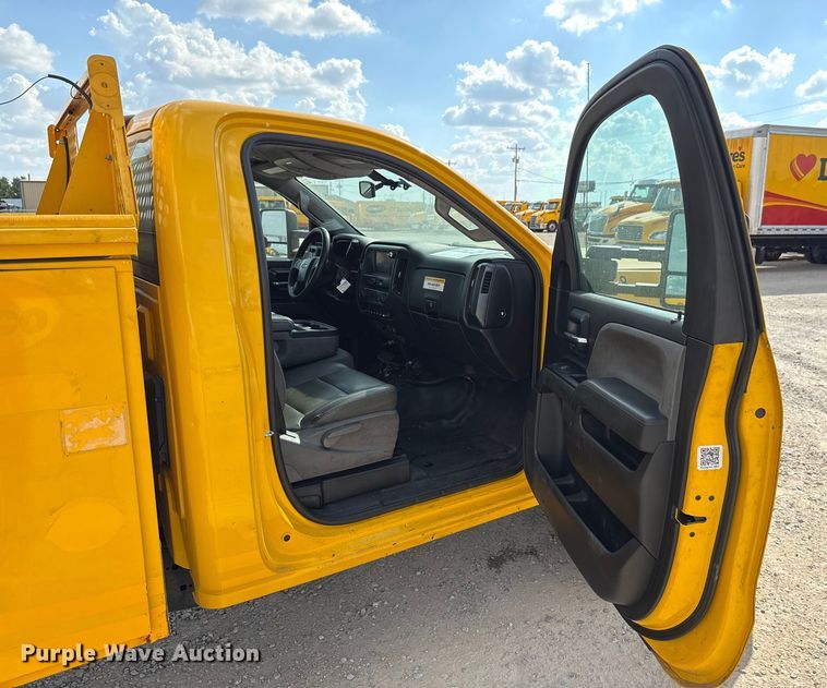 image for item EU5068 2018 Chevrolet Silverado 3500HD utility bed pickup truck