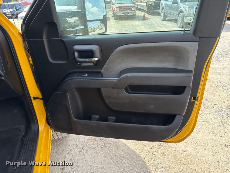 image for item EU5068 2018 Chevrolet Silverado 3500HD utility bed pickup truck