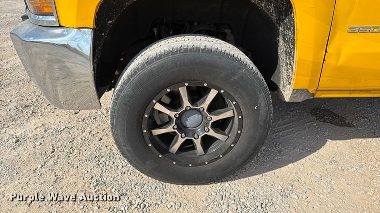 image for item EU5068 2018 Chevrolet Silverado 3500HD utility bed pickup truck