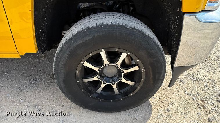 image for item EU5068 2018 Chevrolet Silverado 3500HD utility bed pickup truck