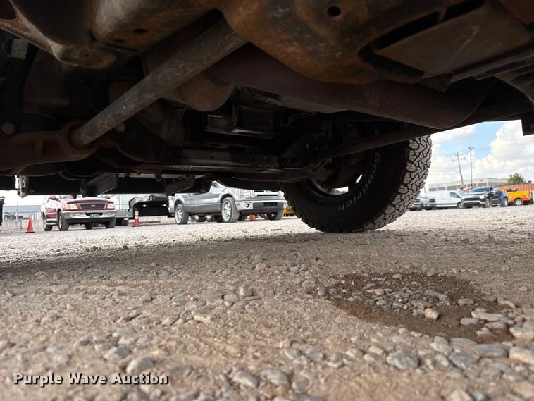 image for item EU5070 2018 Chevrolet Silverado 3500HD utility bed pickup truck