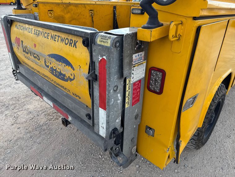 image for item EU5070 2018 Chevrolet Silverado 3500HD utility bed pickup truck