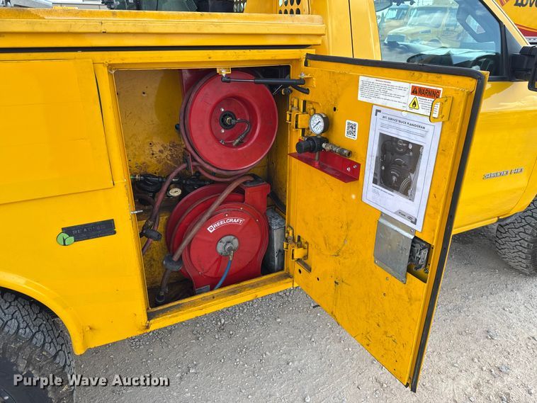 image for item EU5070 2018 Chevrolet Silverado 3500HD utility bed pickup truck