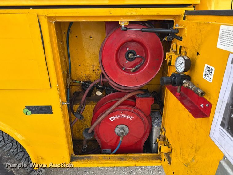 image for item EU5070 2018 Chevrolet Silverado 3500HD utility bed pickup truck