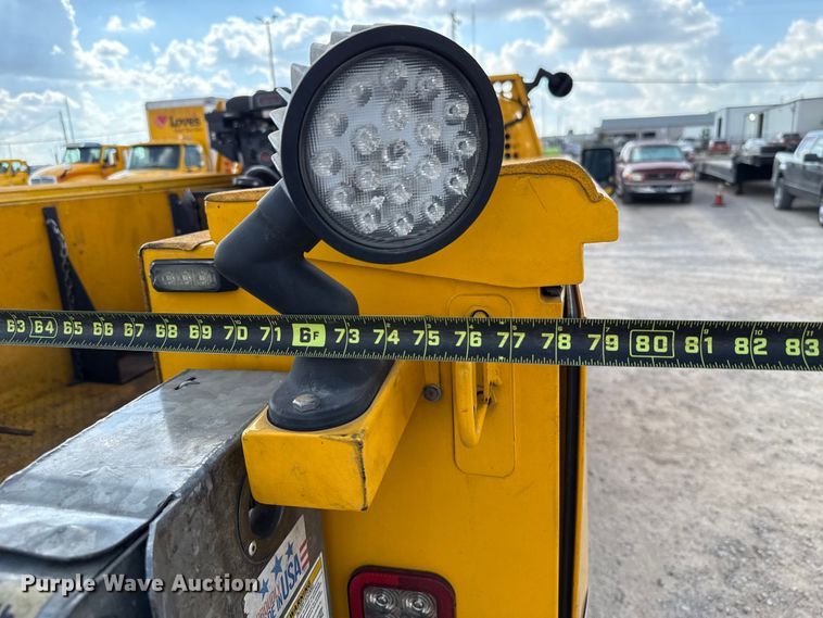 image for item EU5070 2018 Chevrolet Silverado 3500HD utility bed pickup truck