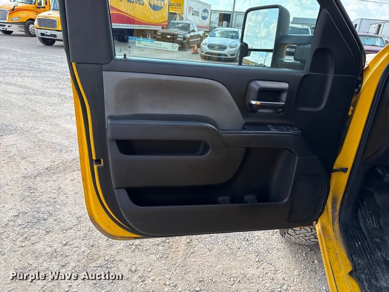 image for item EU5070 2018 Chevrolet Silverado 3500HD utility bed pickup truck