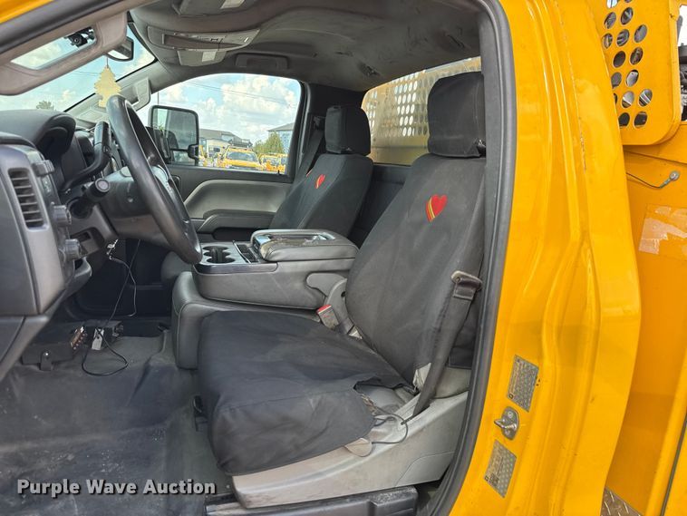 image for item EU5070 2018 Chevrolet Silverado 3500HD utility bed pickup truck