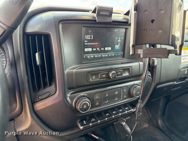 image for item EU5070 2018 Chevrolet Silverado 3500HD utility bed pickup truck