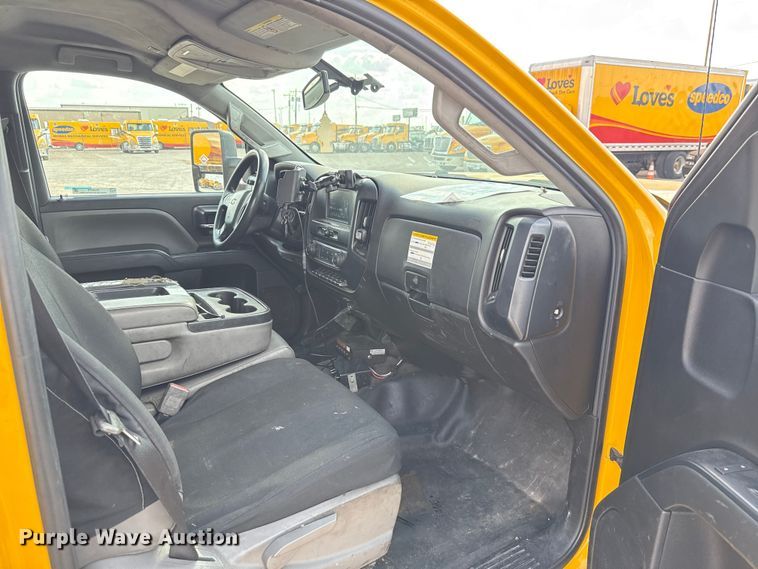 image for item EU5070 2018 Chevrolet Silverado 3500HD utility bed pickup truck