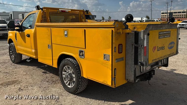 image for item EU5071 2019 Ford F350 Super Duty utility bed pickup truck