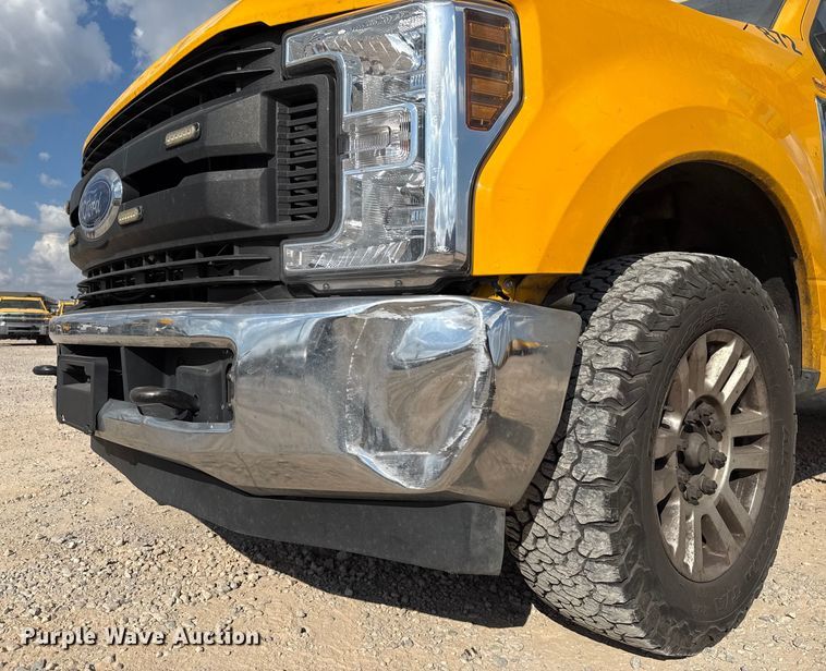 image for item EU5071 2019 Ford F350 Super Duty utility bed pickup truck