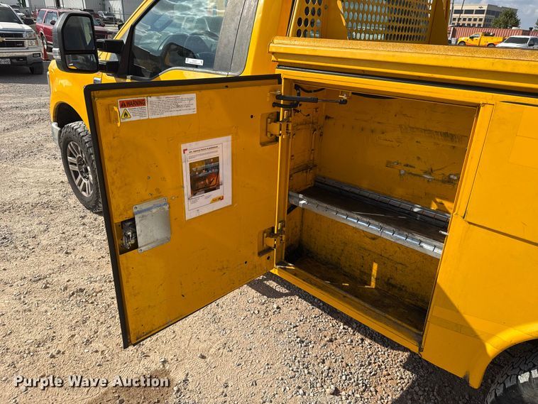 image for item EU5071 2019 Ford F350 Super Duty utility bed pickup truck