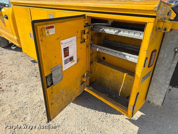 image for item EU5071 2019 Ford F350 Super Duty utility bed pickup truck