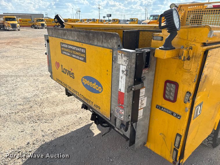 image for item EU5071 2019 Ford F350 Super Duty utility bed pickup truck