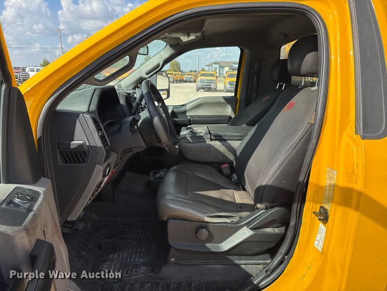 image for item EU5071 2019 Ford F350 Super Duty utility bed pickup truck