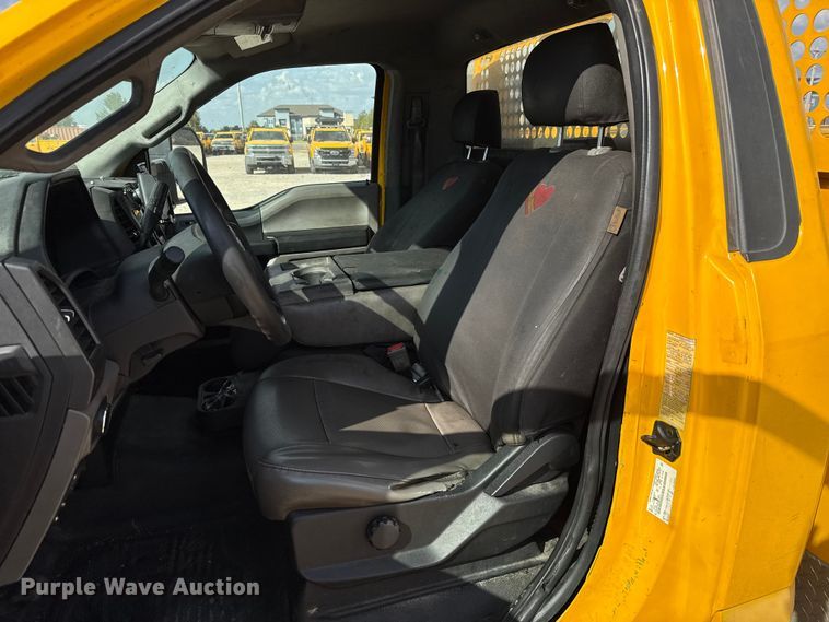 image for item EU5071 2019 Ford F350 Super Duty utility bed pickup truck