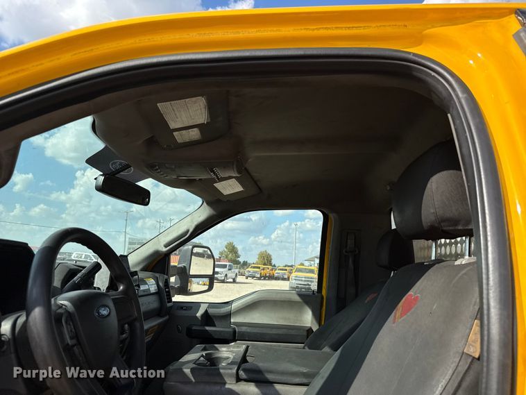 image for item EU5071 2019 Ford F350 Super Duty utility bed pickup truck