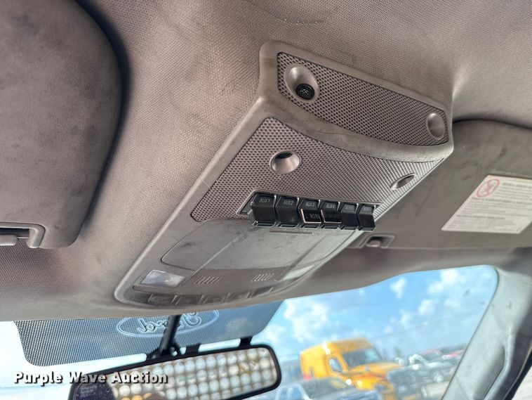 image for item EU5071 2019 Ford F350 Super Duty utility bed pickup truck