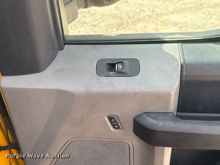 image for item EU5071 2019 Ford F350 Super Duty utility bed pickup truck