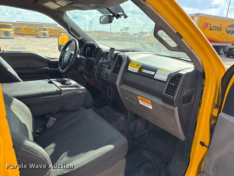 image for item EU5071 2019 Ford F350 Super Duty utility bed pickup truck