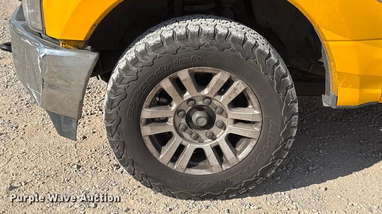 image for item EU5071 2019 Ford F350 Super Duty utility bed pickup truck