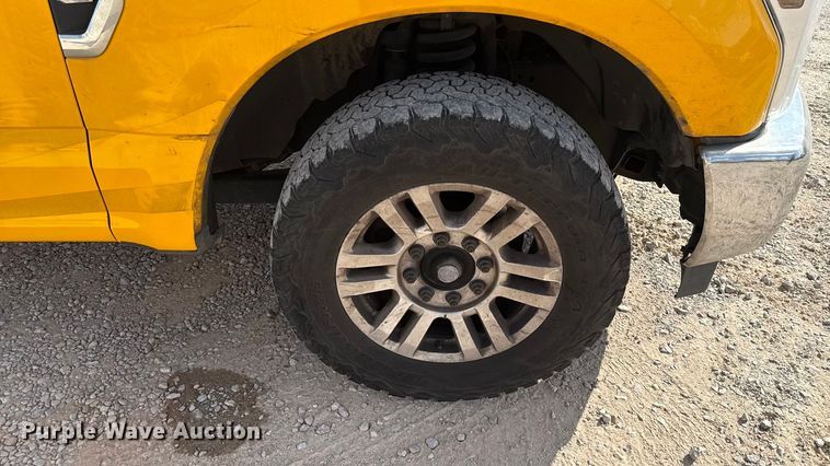 image for item EU5071 2019 Ford F350 Super Duty utility bed pickup truck