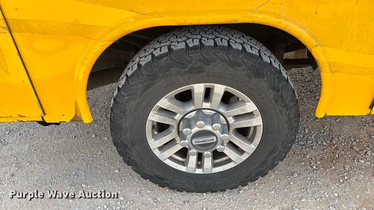 image for item EU5071 2019 Ford F350 Super Duty utility bed pickup truck